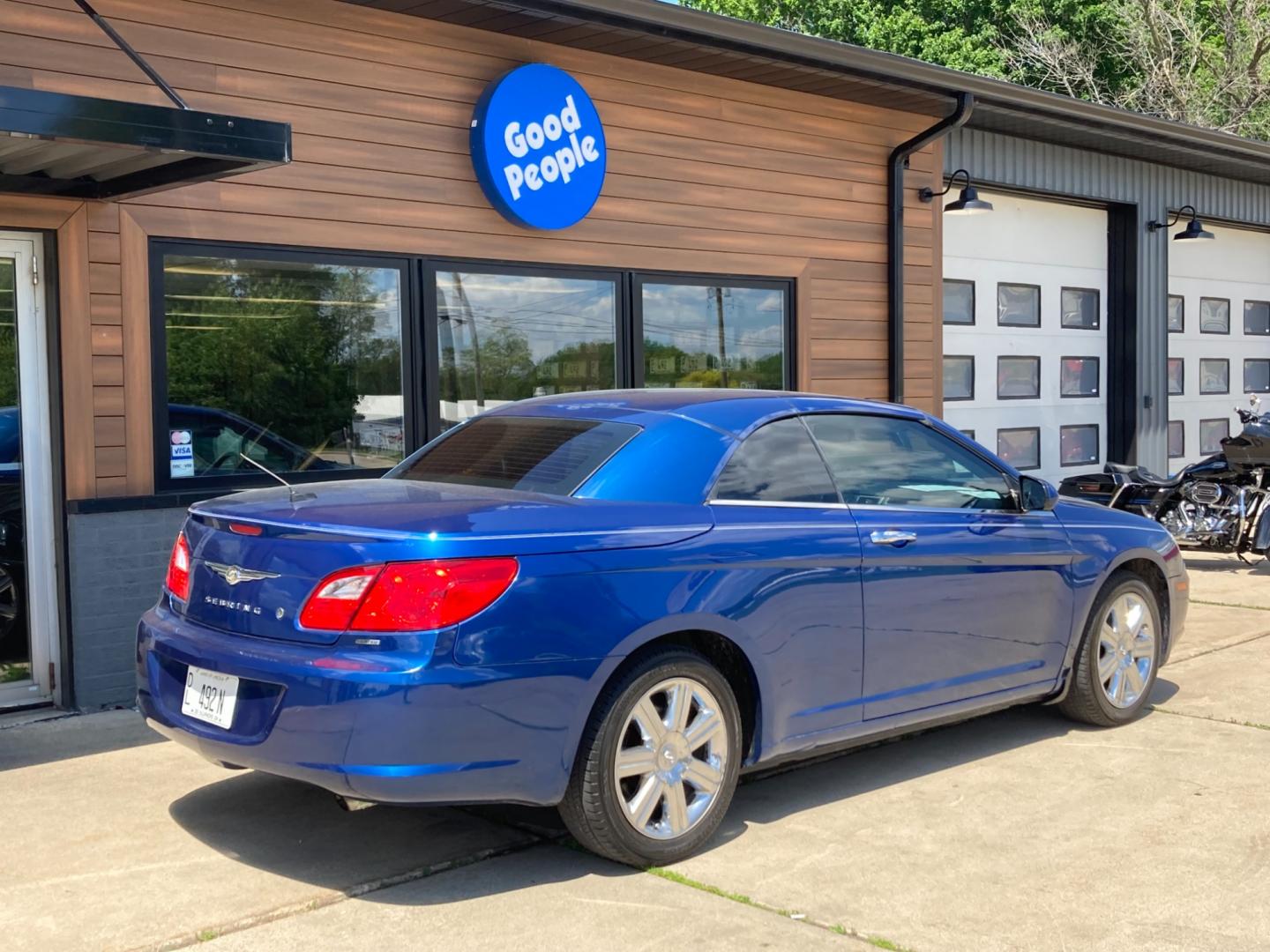 2010 Electric Blue Met Chrysler Sebring Convertible Limited (1C3BC6EVXAN) with an 3.5L V6 SOHC 24V engine, 6-Speed Automatic transmission, located at 1800 South Ihm Blvd, Freeport, IL, 61032, (815) 232-5543, 42.278645, -89.607994 - Photo#1